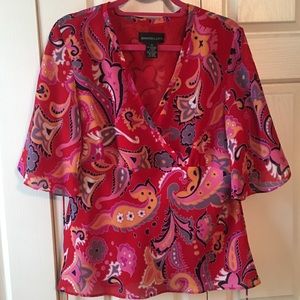 Red paisley top with ties. XL